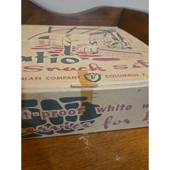 Federal Glass Company 1950s Atomic Flower Milk Glass Patio Snack Set MCM - Picture 6 of 10